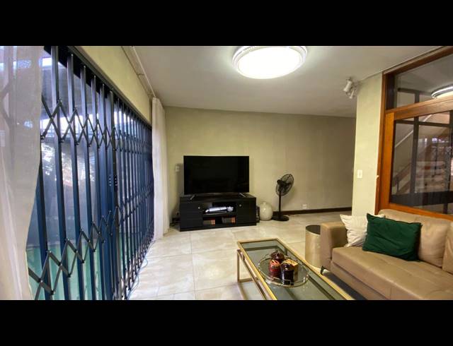 3 BEDROOM FLAT FOR SALE IN GLENWOOD